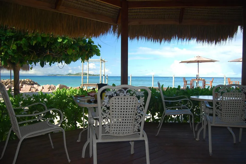 ***  The Islander Hotel Grand Anse  Seychellerna