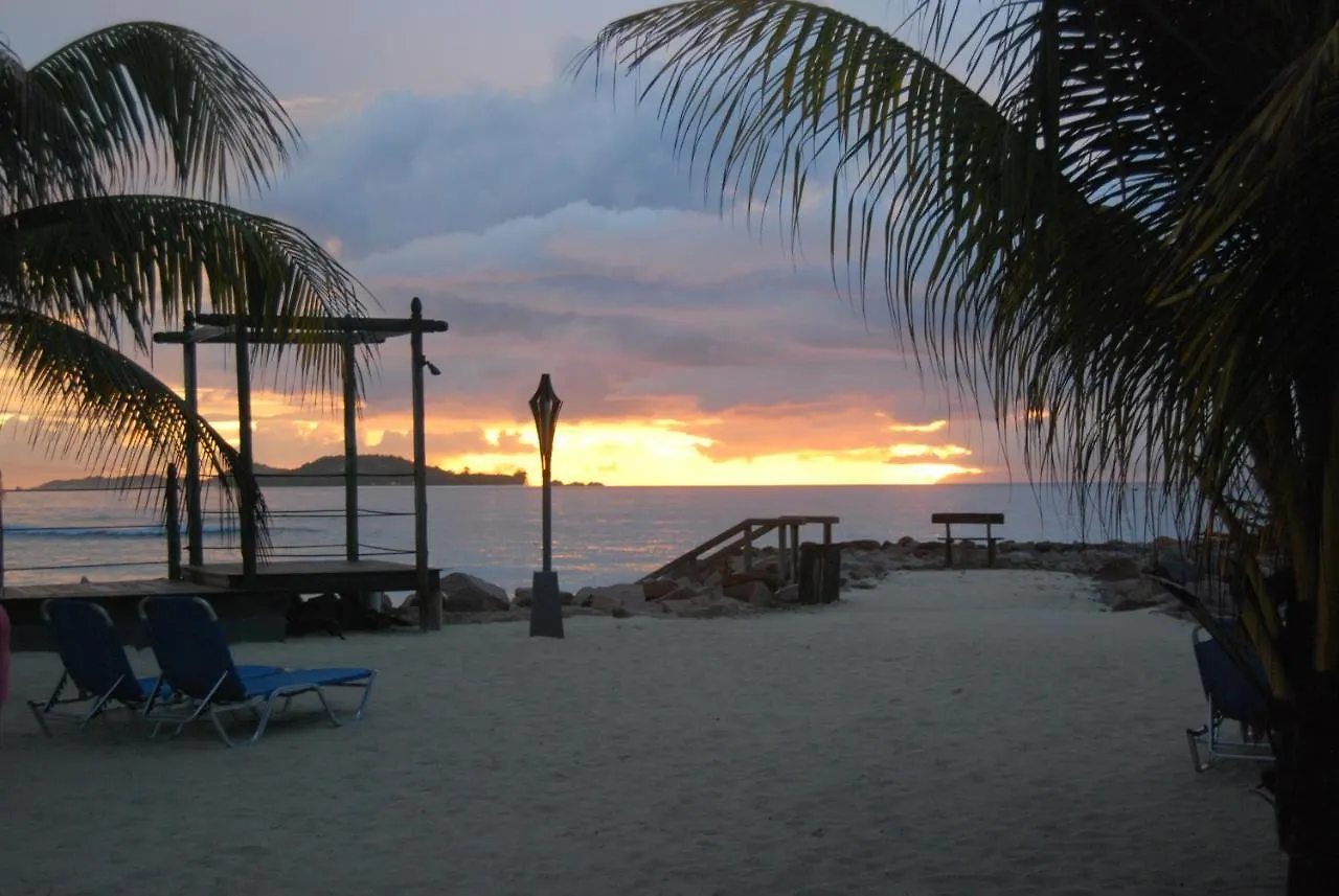 ***  The Islander Hotel Grand Anse  Seychelles