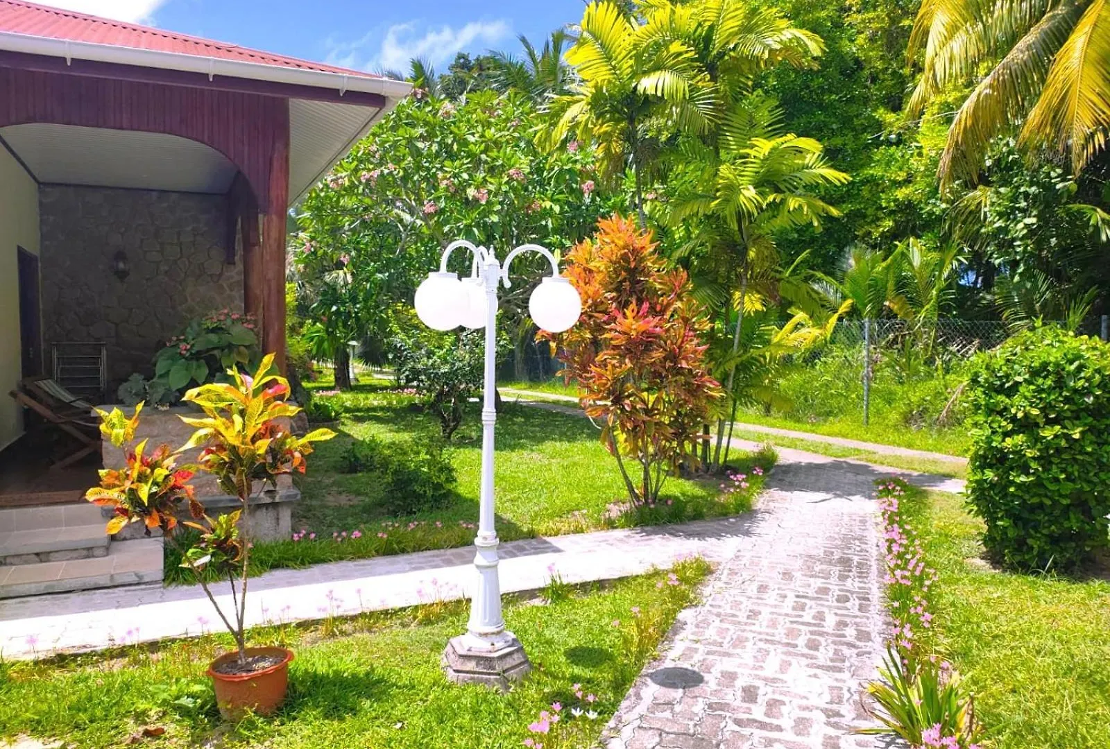 ***  The Islander Hotel Grand Anse  Seychelles